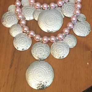Silver and Pink Necklace 🎉2 for $7🎉